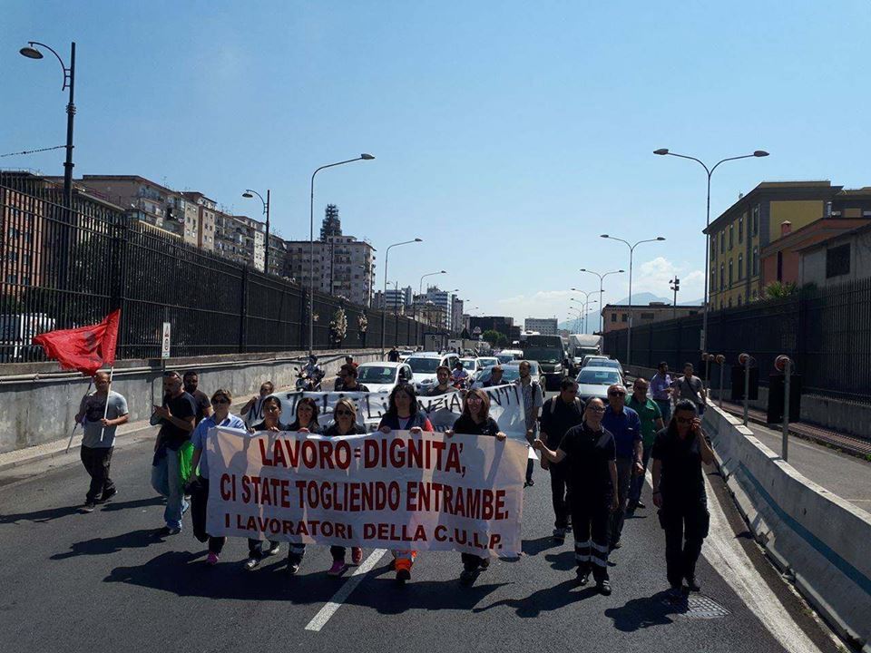 Lavoratori del porto:"Noi veniamo licenziati, mentre Spirito guadagna più di Putin"