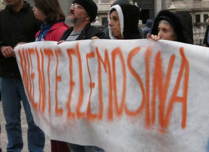 Si Cobas Messina:"lottiamo per chi non ha casa, a prescindere dalla nazionalità"
