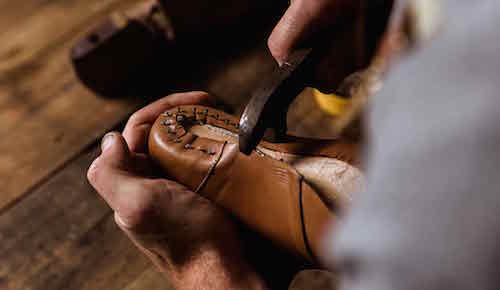 Fabbriche di calzature: supersfruttamento e zero diritti