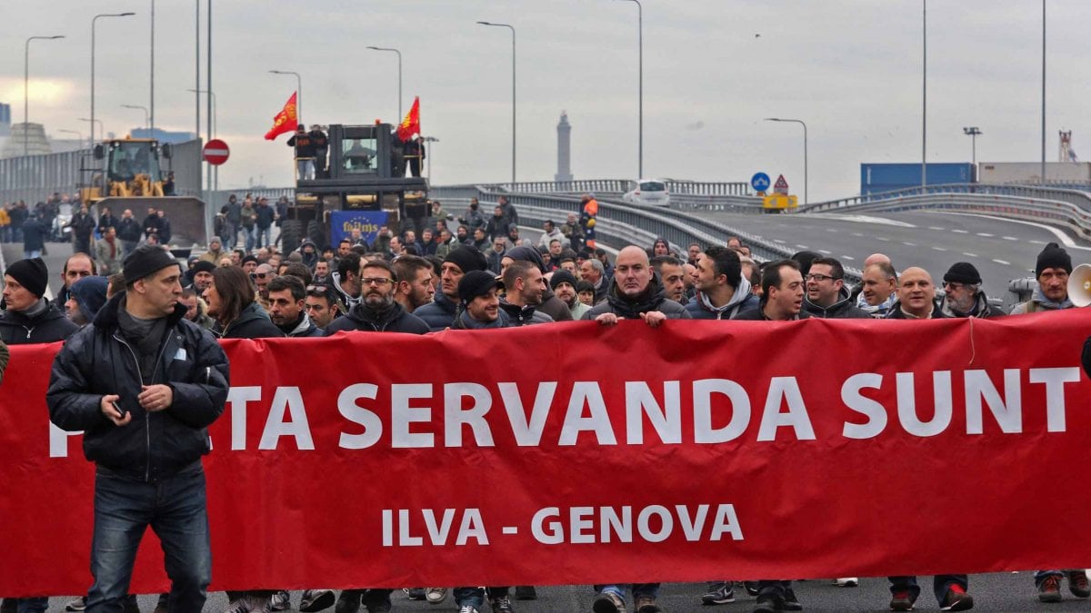 Genova: gli operai Ilva alzano la testa e dicono NO al giogo dei padroni!