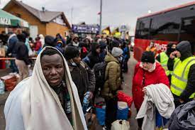 Smistamento razzista e repressione dei rifugiati dall’Ucraina: aprite le frontiere!