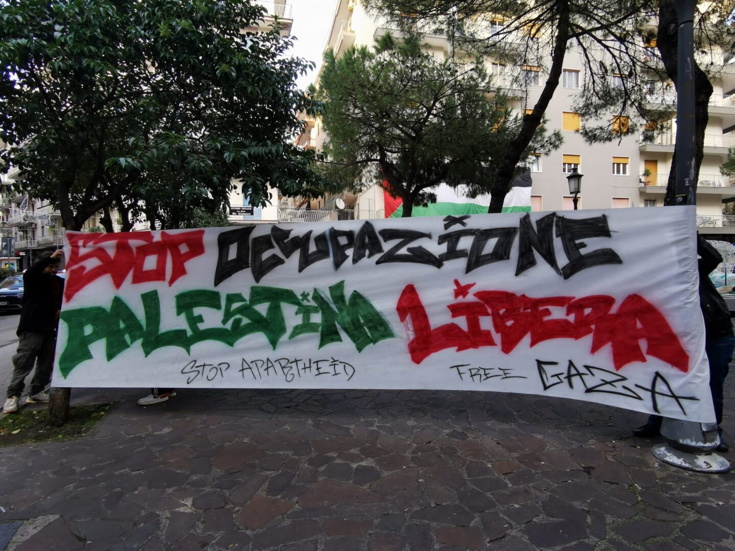 200 in piazza per la Palestina a Salerno, oggi alle 18 incontro al CSA Jan Assen