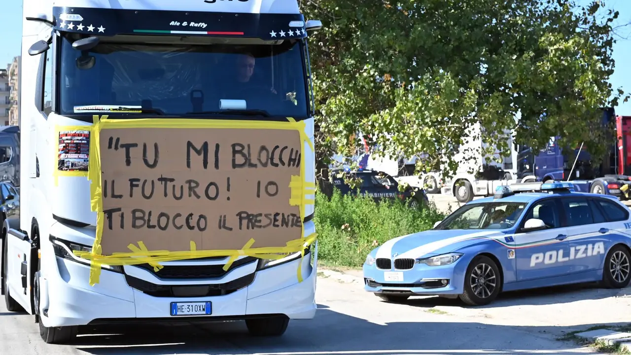 Blocchi al Sud: unire le lotte nella filiera logistica e agroalimentare con un programma di classe contro il governo